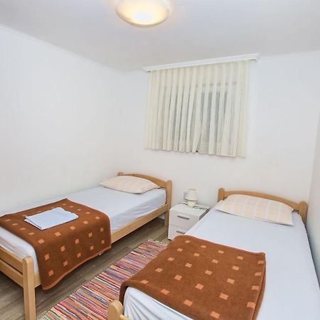 Apartmani Marijana Cesarica Luaran gambar