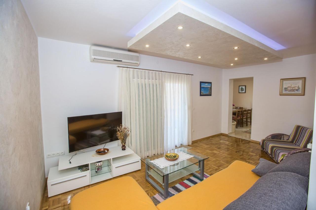 Apartmani Marijana Cesarica Luaran gambar