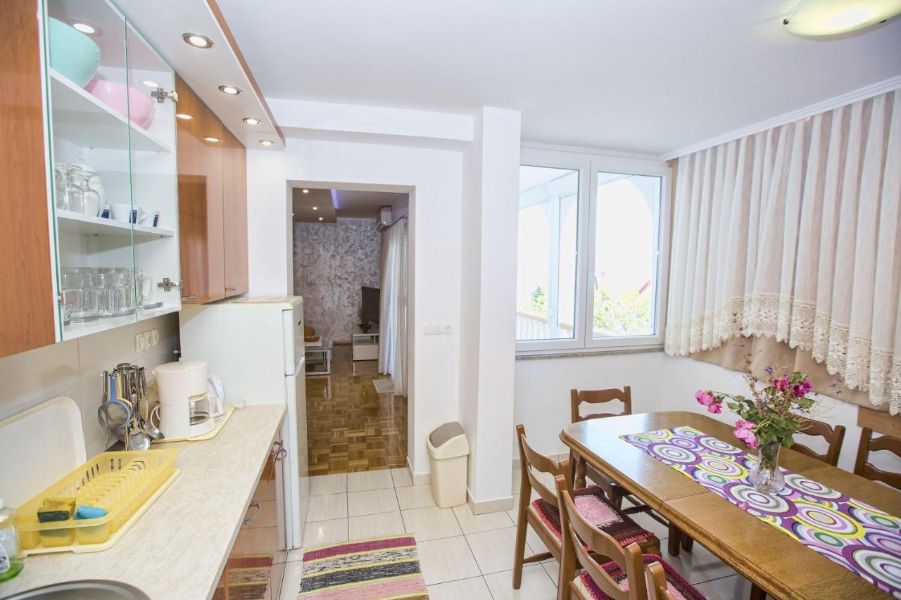 Apartmani Marijana Cesarica Luaran gambar