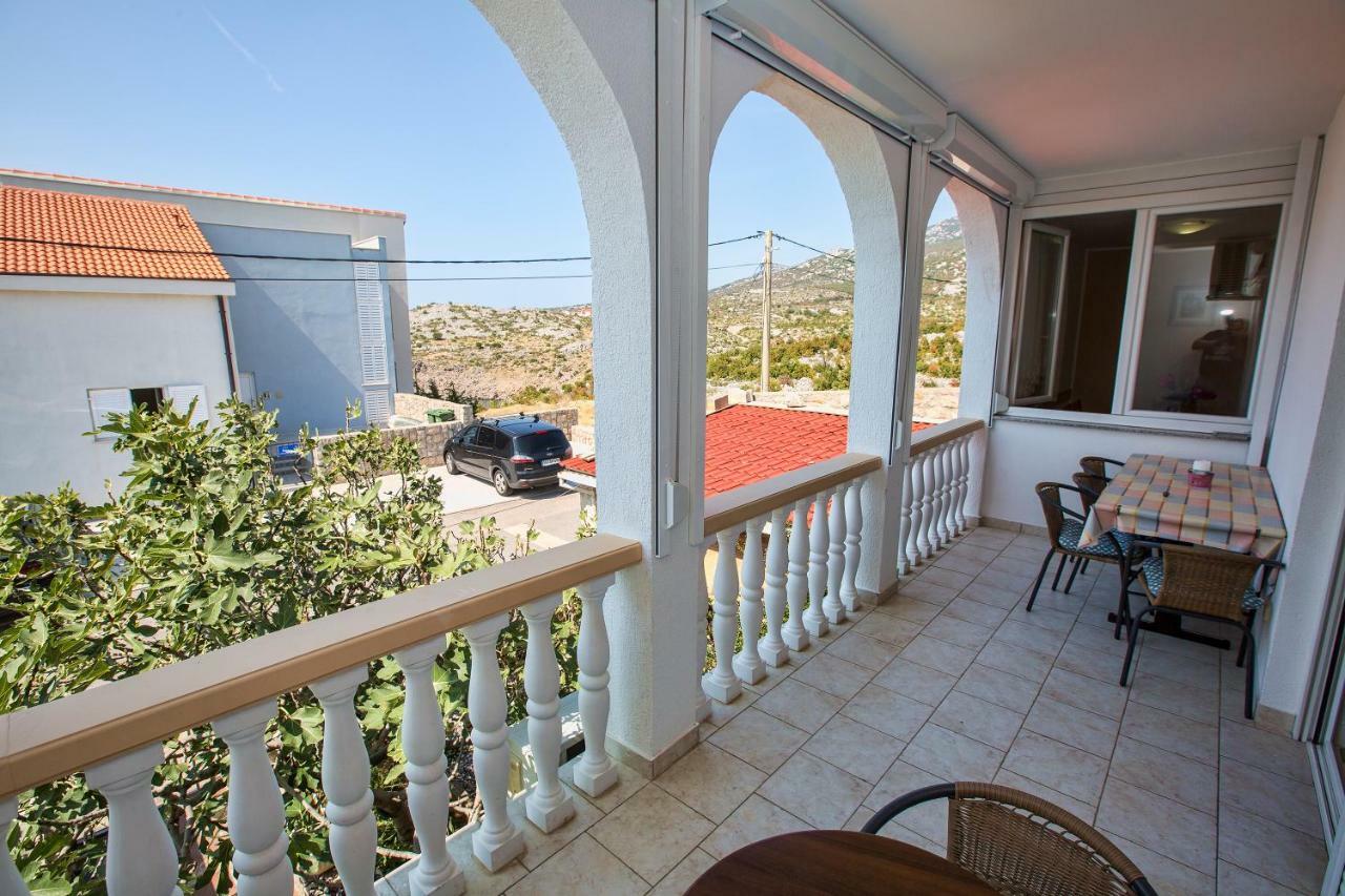 Apartmani Marijana Cesarica Luaran gambar